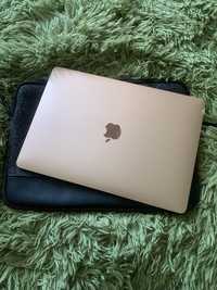 Macbook AIR  Core i5  8/256 rose
