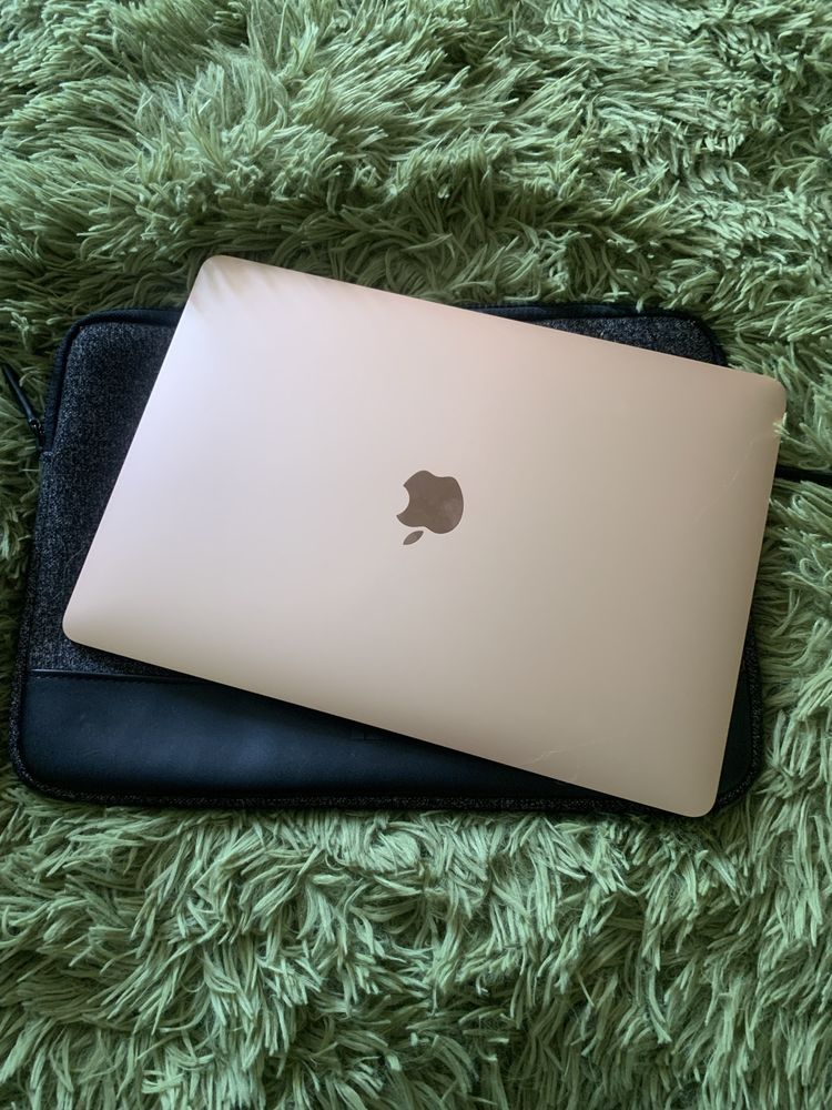 Macbook AIR 13  Core i5  8 256