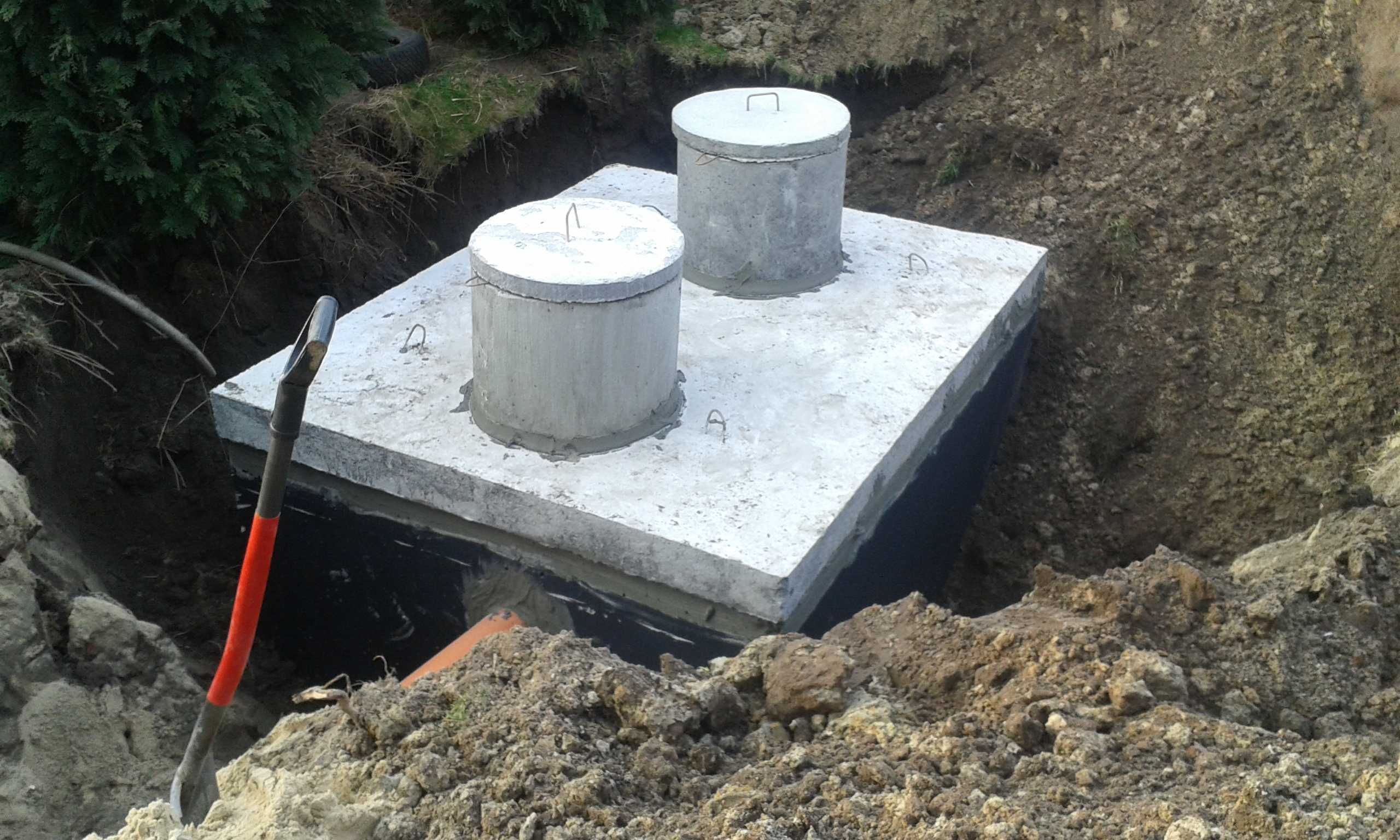 Zbiornik betonowy szambo z wykopem