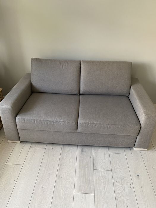 Szara kanapa rozkładana 140x200