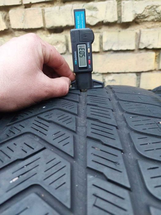 Шини б/в 315 30 R22 Pirelli Scorpion Winter