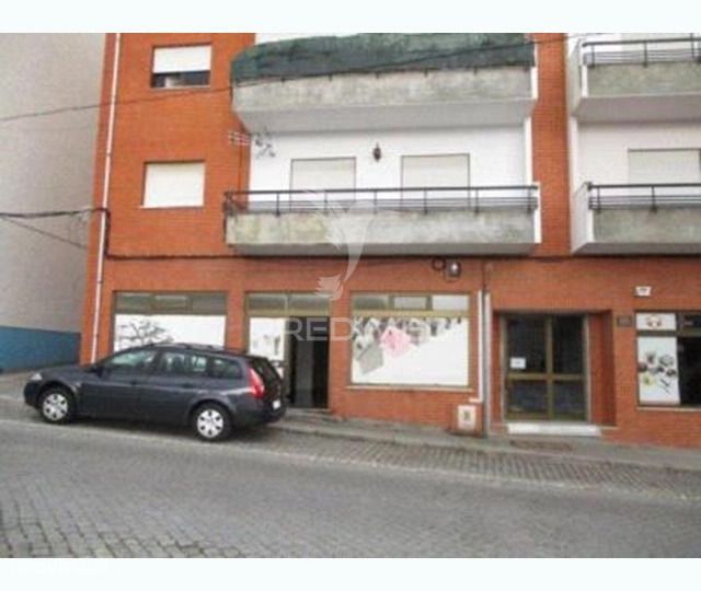 Loja de Comercio no centro de Nelas