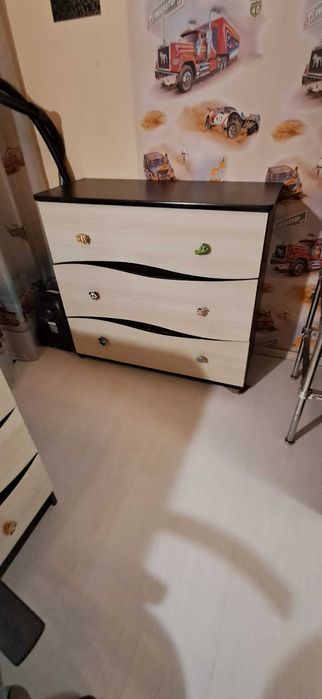 Дитяче двоповерхове ліжко з матрасами + комод + стелаж на книги