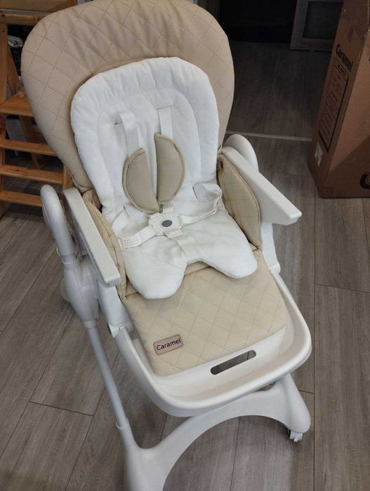 Стільчик для годування CARRELLO Caramel Cream Beige