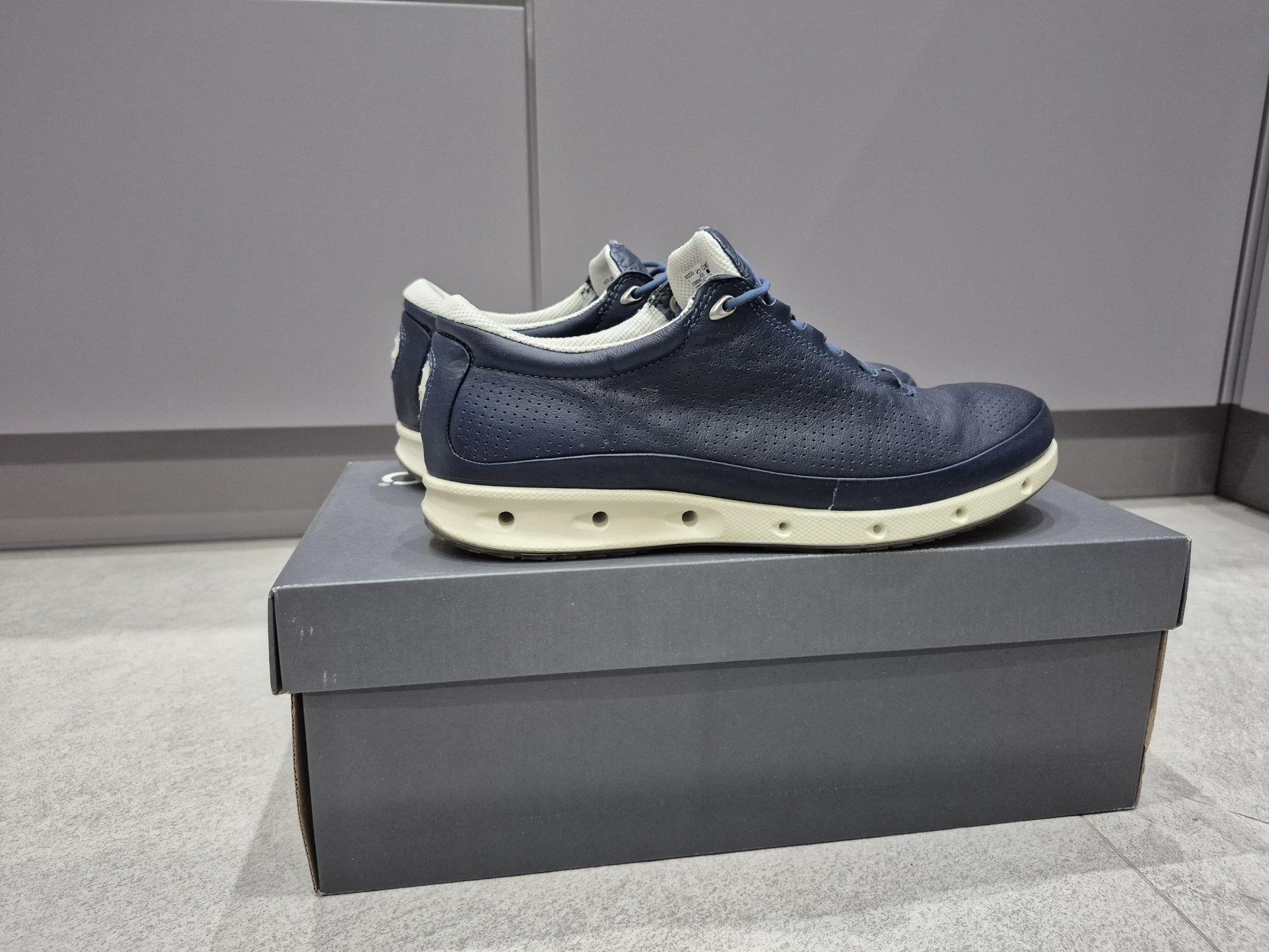 Ecco Women's Cool Gore-tex Surround