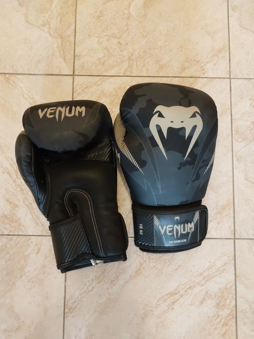 Rękawice bokserskie Venum Impact