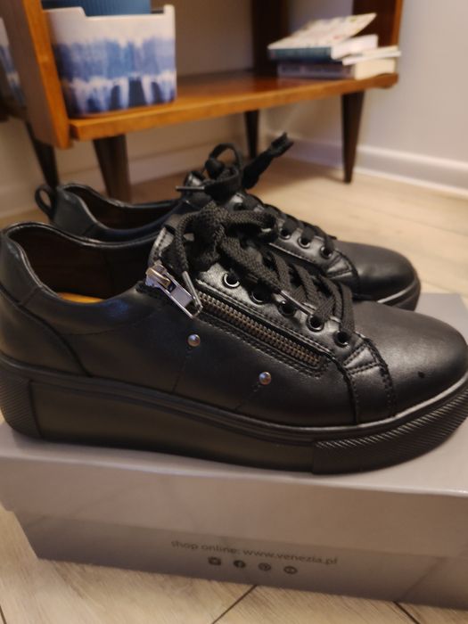 VENEZIA czarne buty na suwak  roz 40