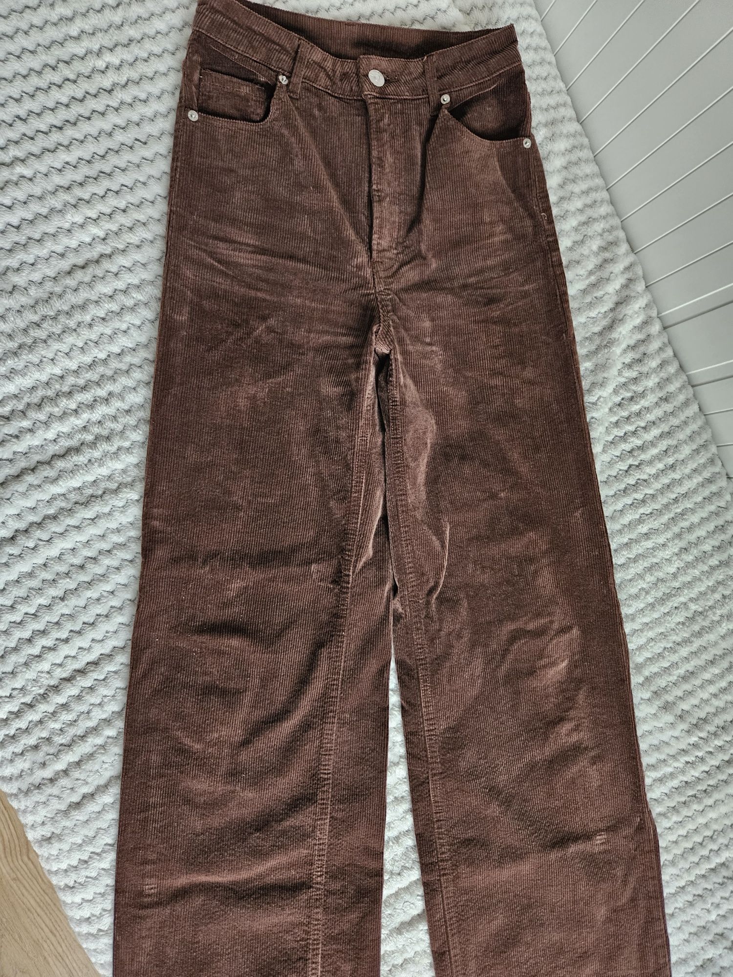Spodnie  damskie brązowe  sztruksowe w rozmiarze 34 H&M