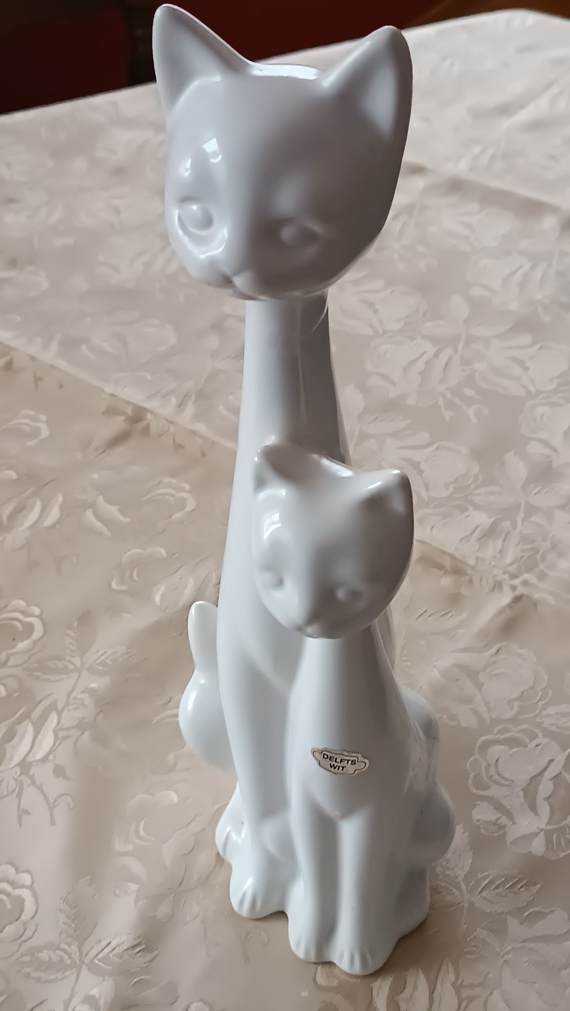 Figurka kotów, biała, holenderska porcelana