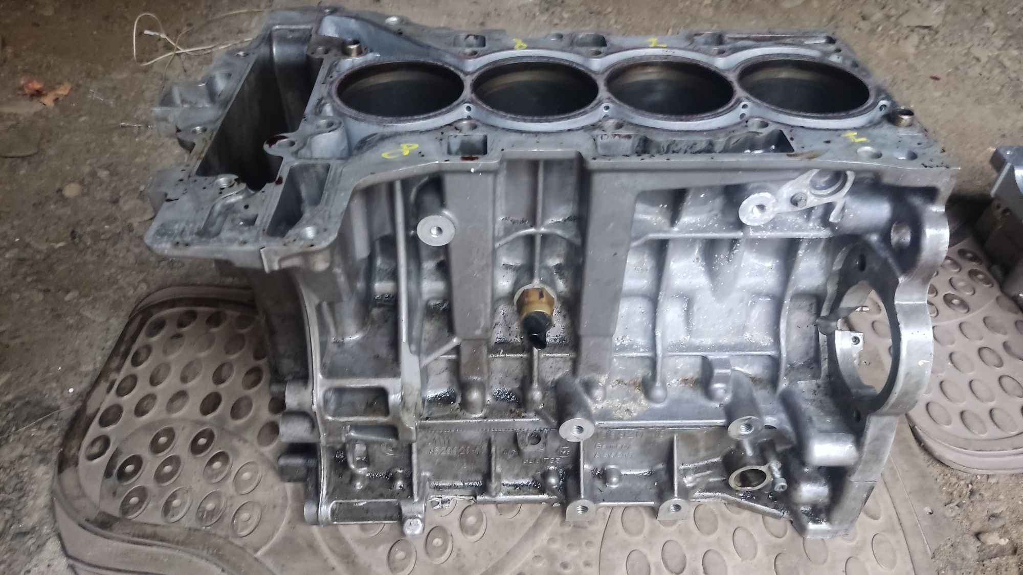 Продам мотор N20B20A с навесным