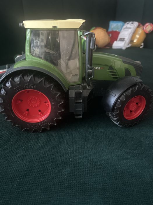 Traktor BRUDER fendt 936