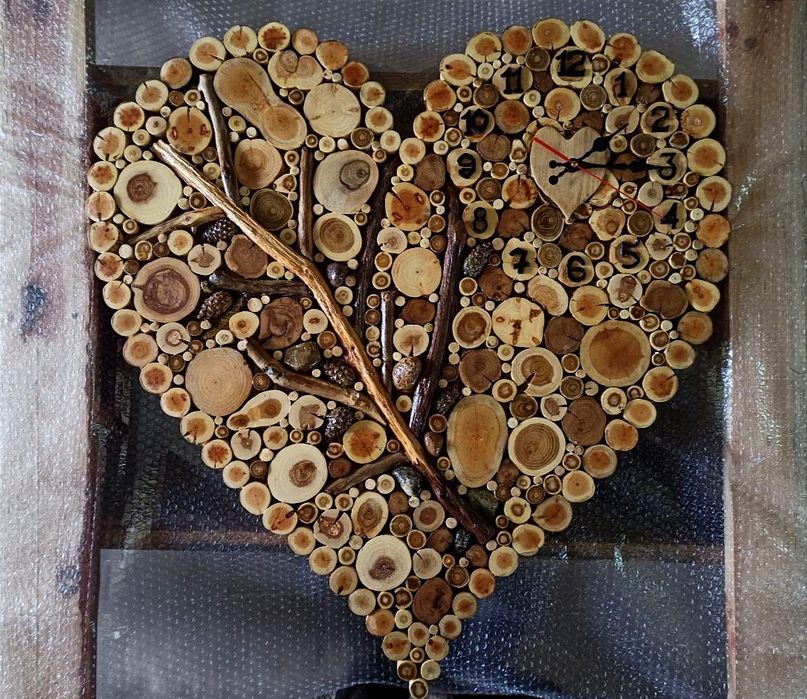 Годинник із дерева, настінний