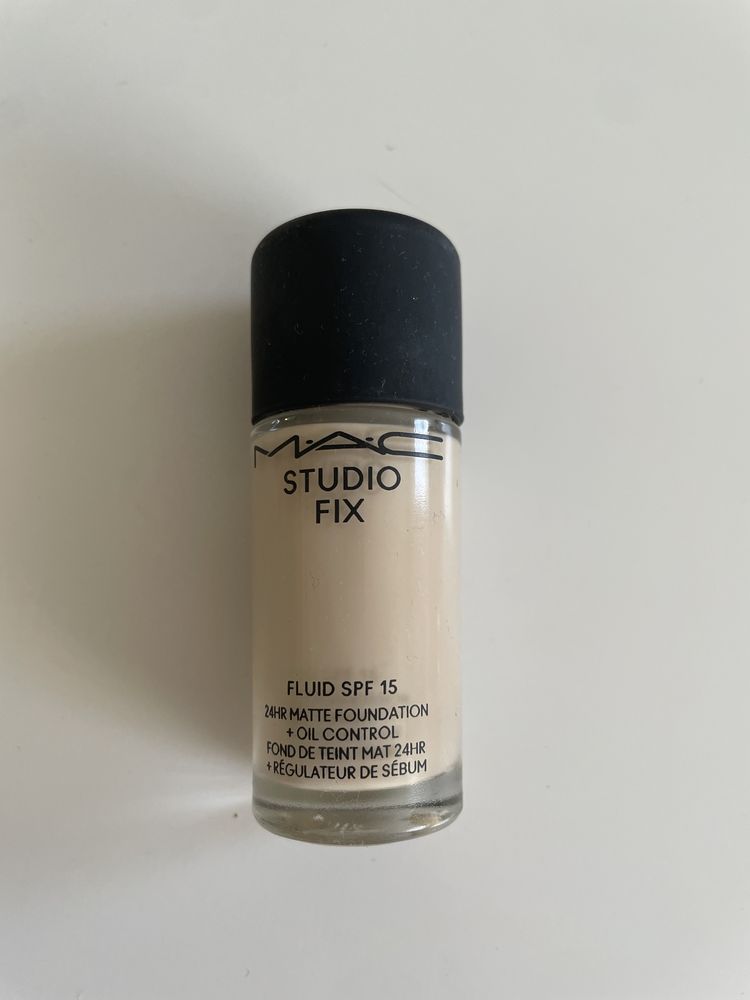 Podklad Mac Studio Fix NC10 nowa formula 15ml