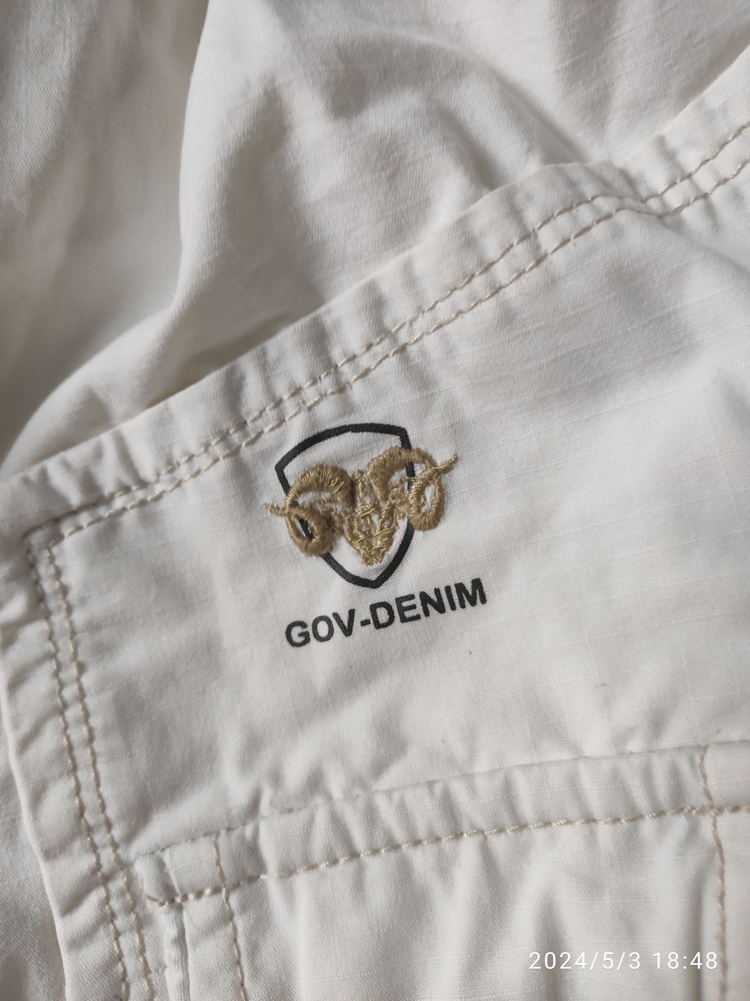 Kurtka biała firmy Gov Denim