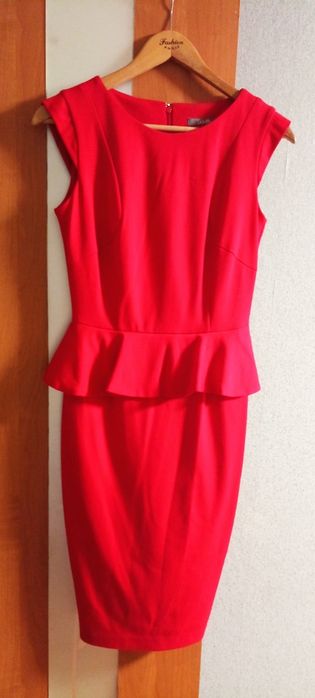 Женское платье с баской