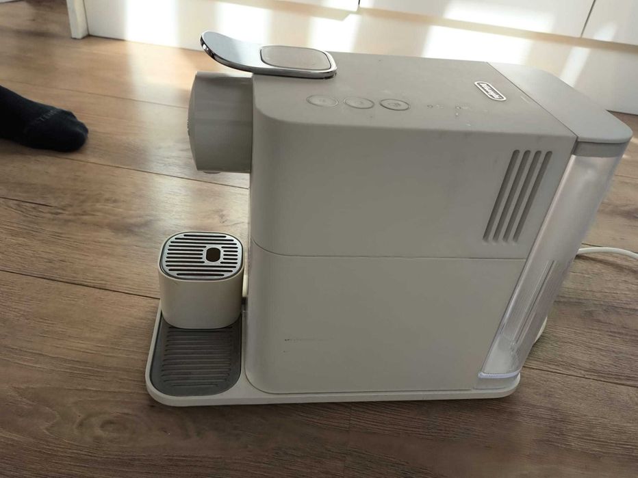 Maquina Lattissima One Nespresso Delonghi AVARIADA