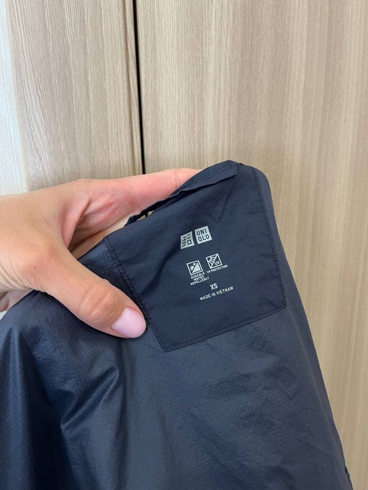 Чоловіча куртка вітровка uniqlo