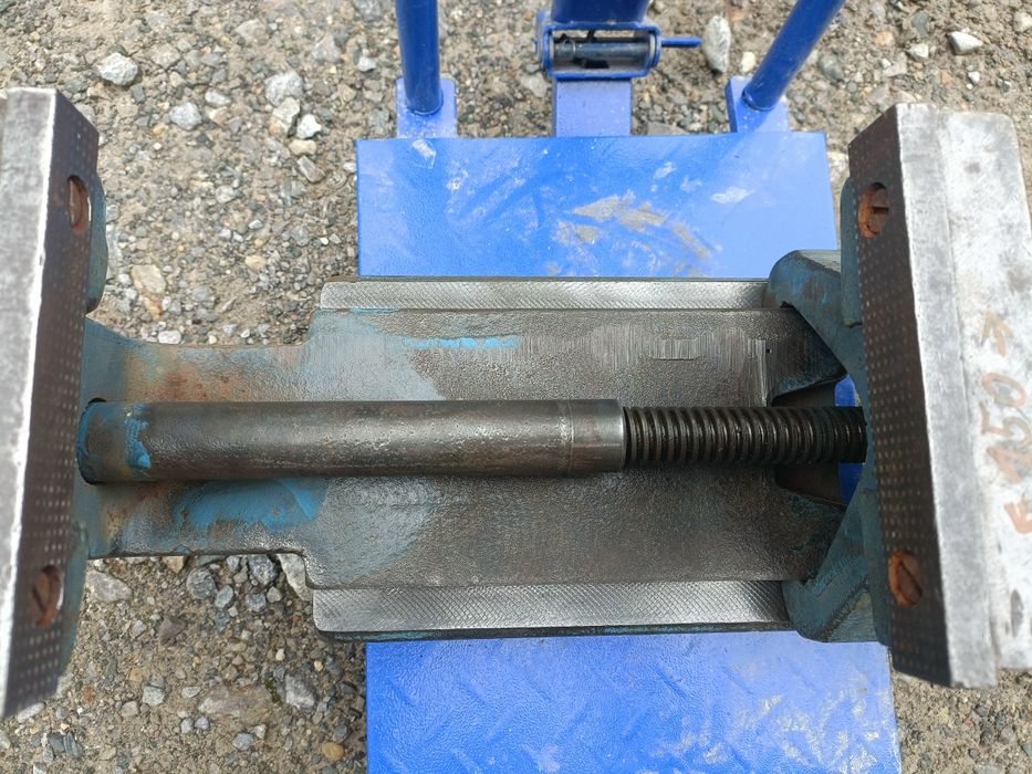 Imadło stołowe warsztatowe 150 mm z obrotnicą 38kg, sprawne w 100%