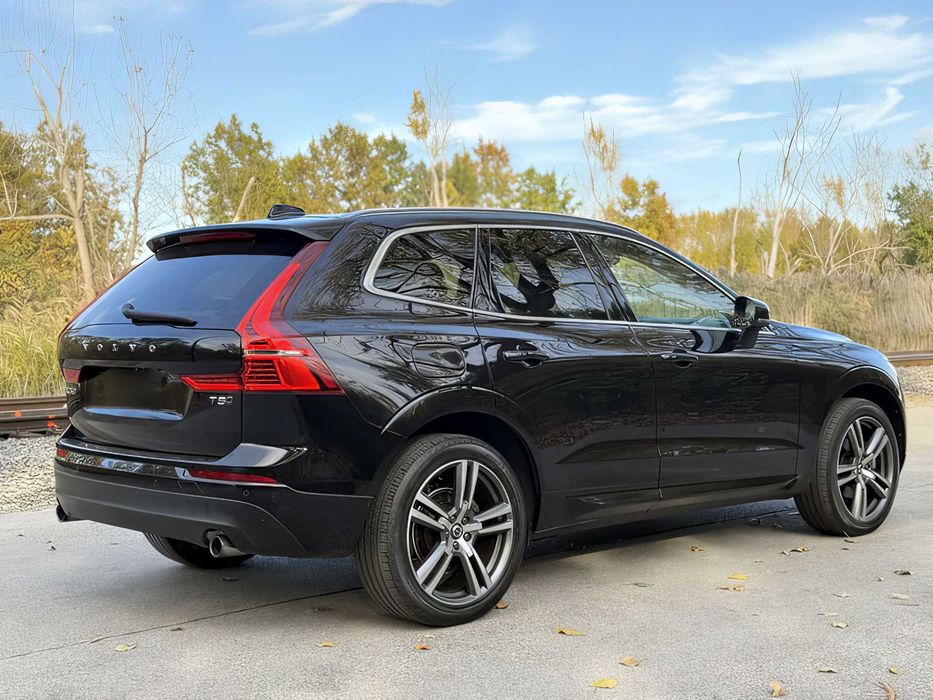 Volvo XC60      2020