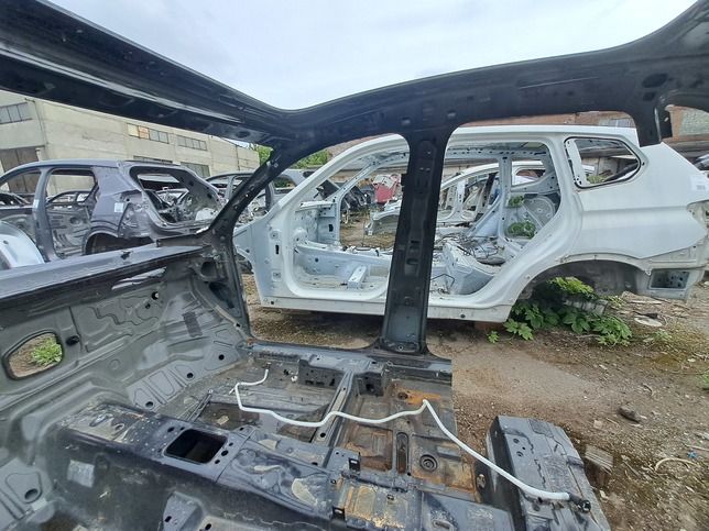Стойка кузовная центральная правая AUDI Q3 F3 83A809840