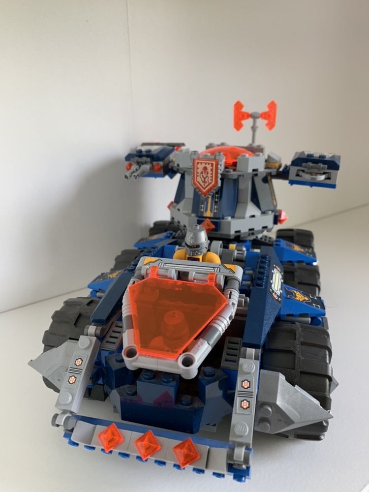 Lego 70322 Nexo Knights Pojazd Axla