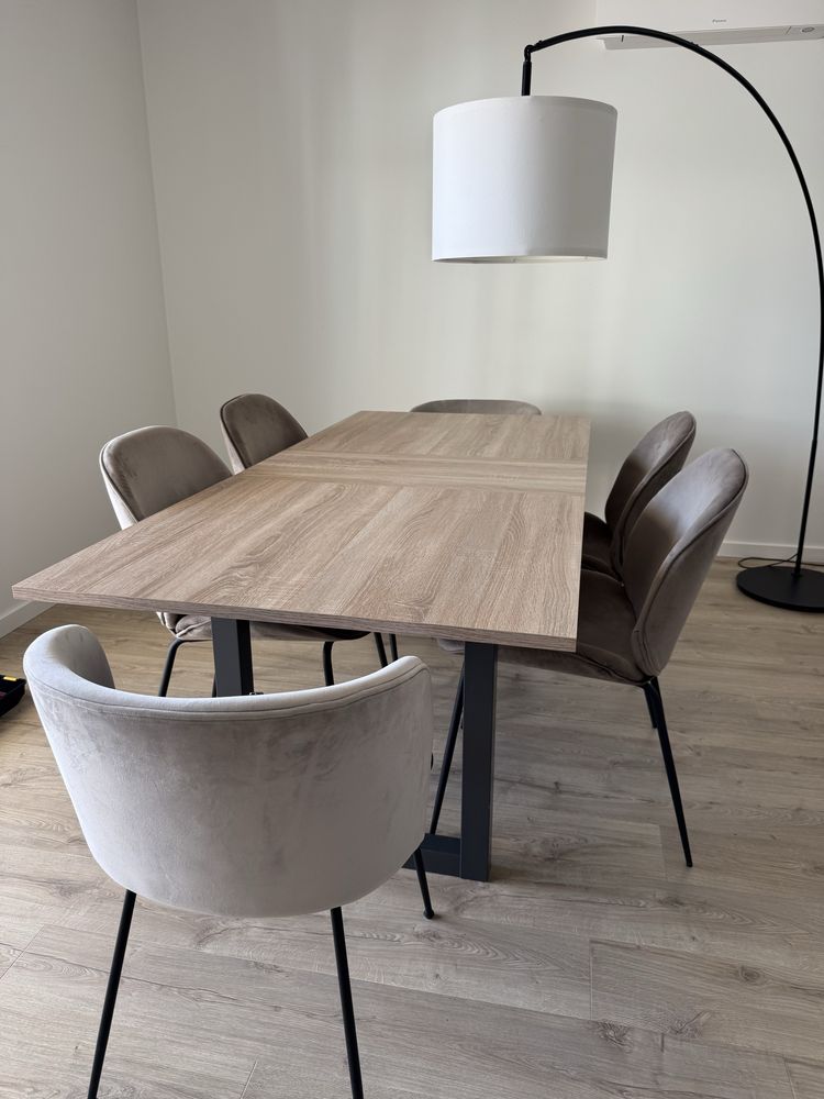 Mesa + 6 cadeiras