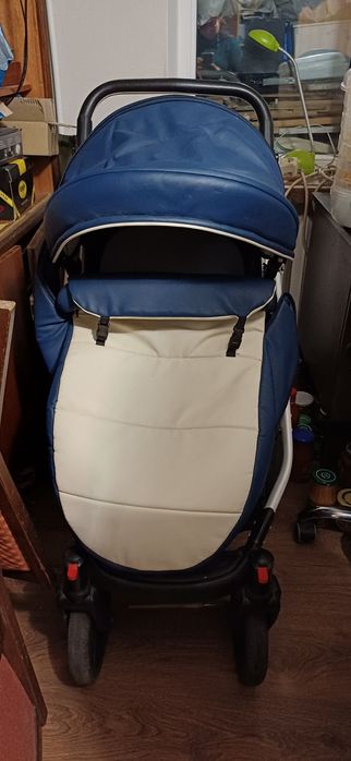 Продам всесезонную коляску 2 в 1 в очень хорошем состоянии недорого