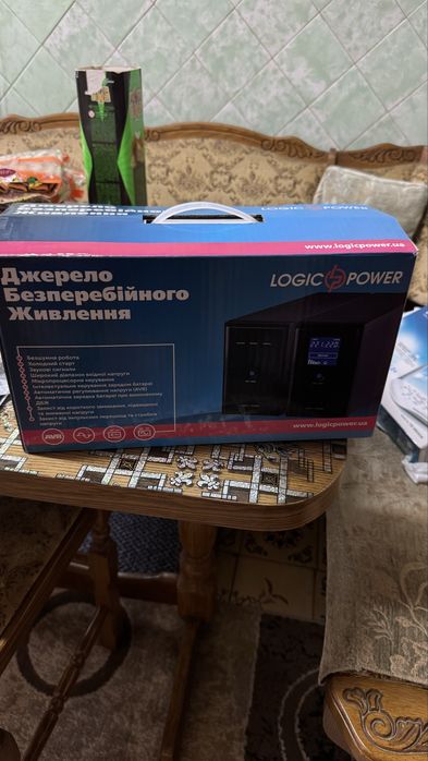 Источник бесперебойного питания LogicPower