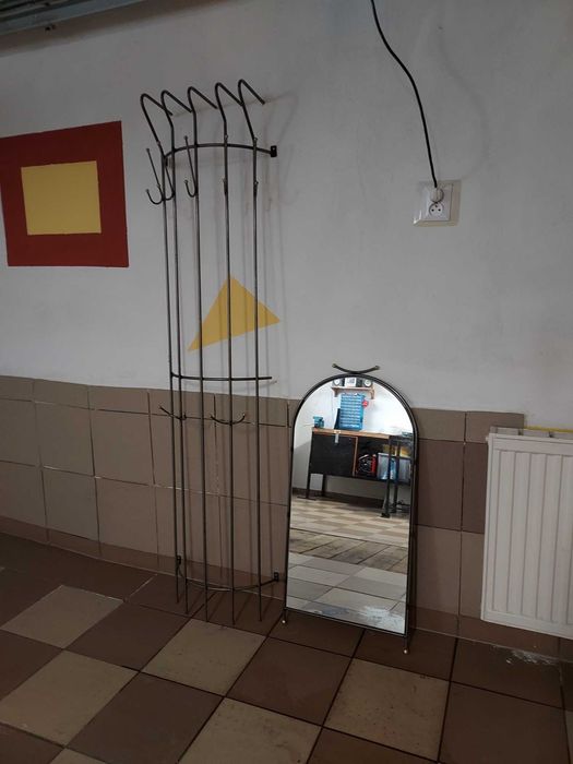 Lustro plus wieszak na ubrania