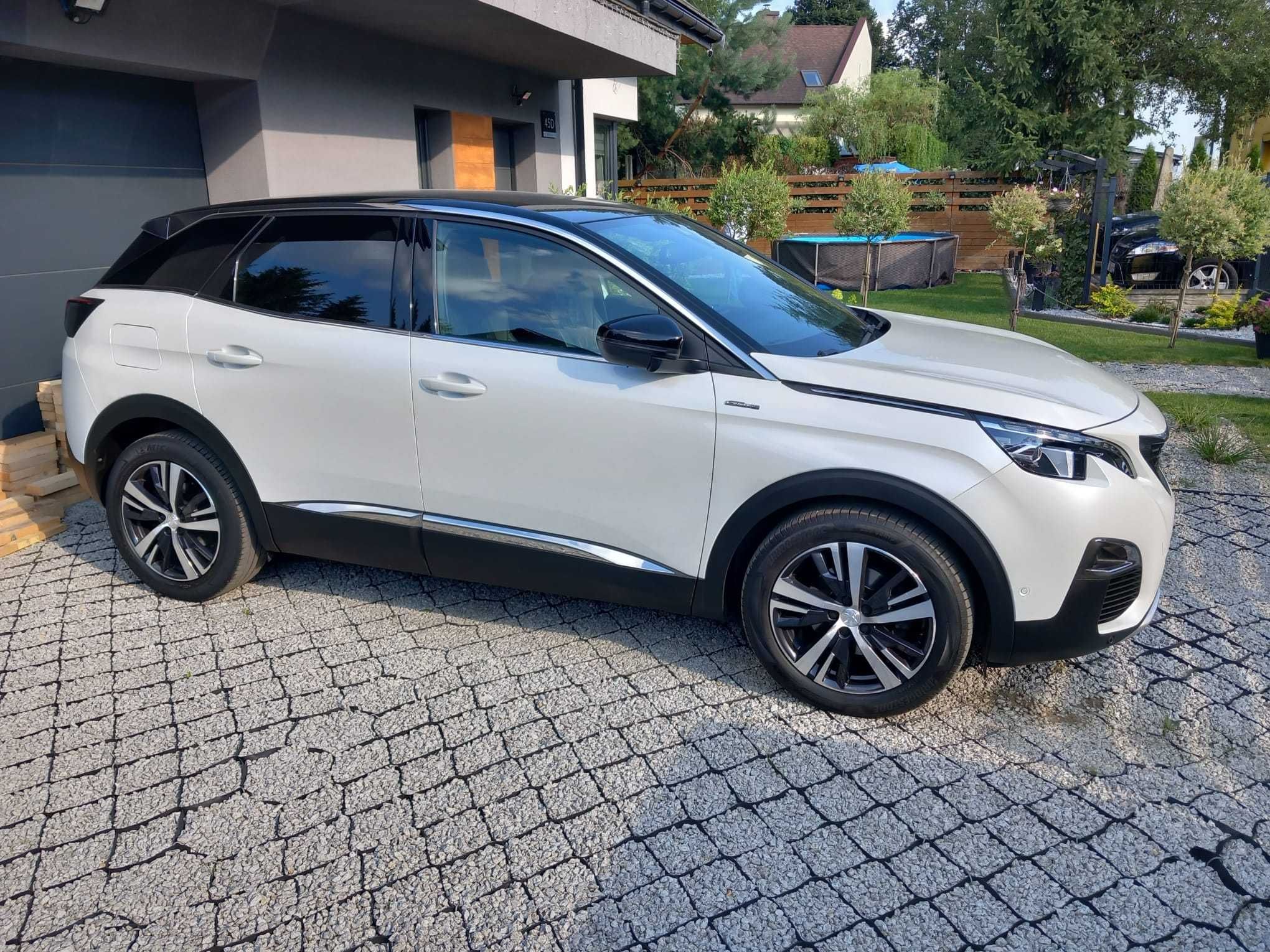 Peugeot 3008 GT line biała perła z czarnym dachem