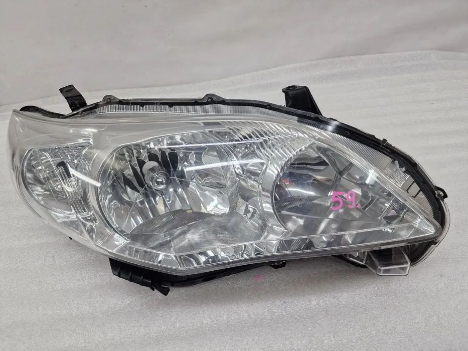 TOYOTA COROLLA E15 LIFT 10- PRAWA LAMPA PRZEDNIA PRZÓD  NR AUKCJI LL59