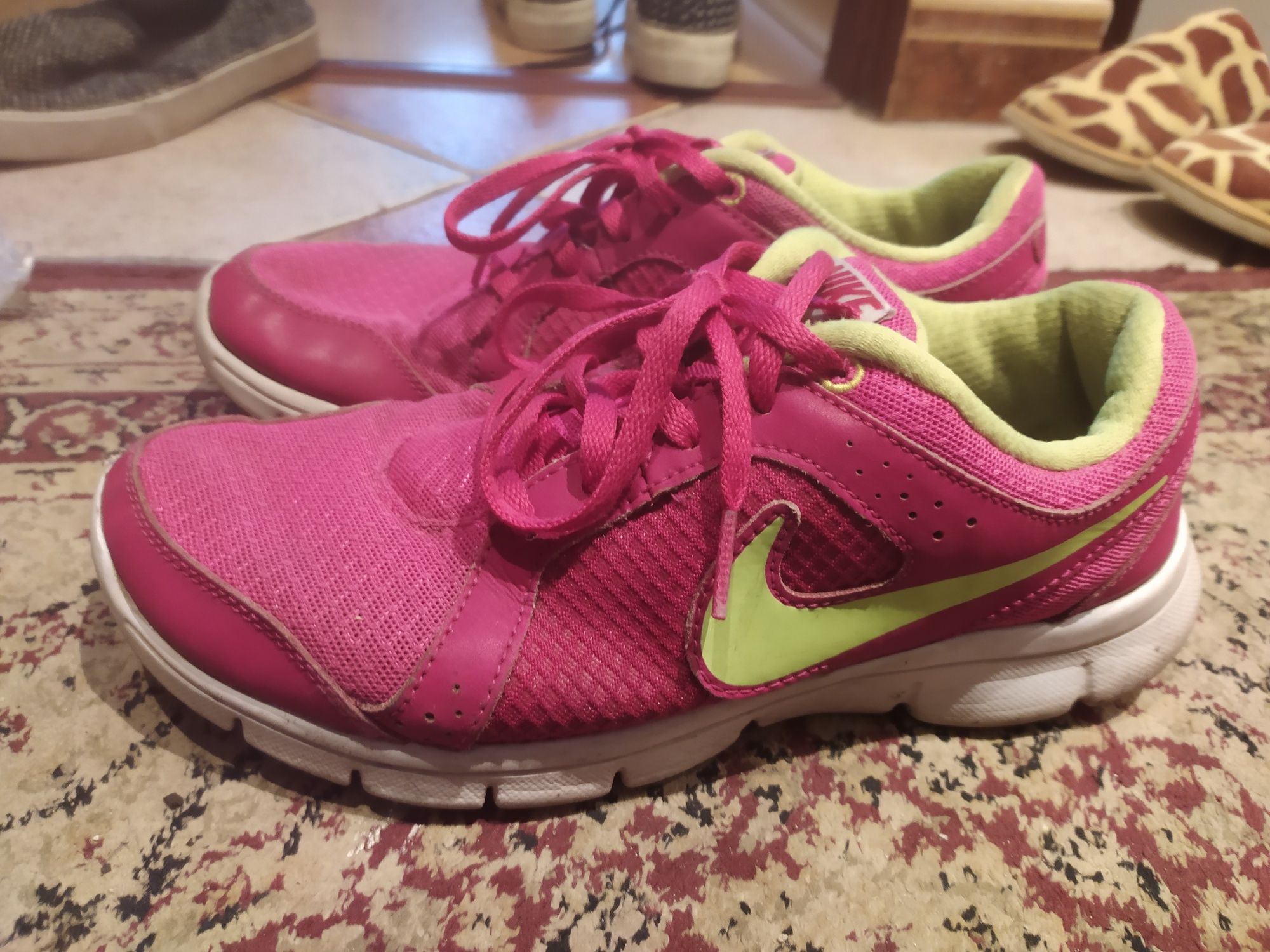 Nike buty sportowe, rozmiar 37,5.