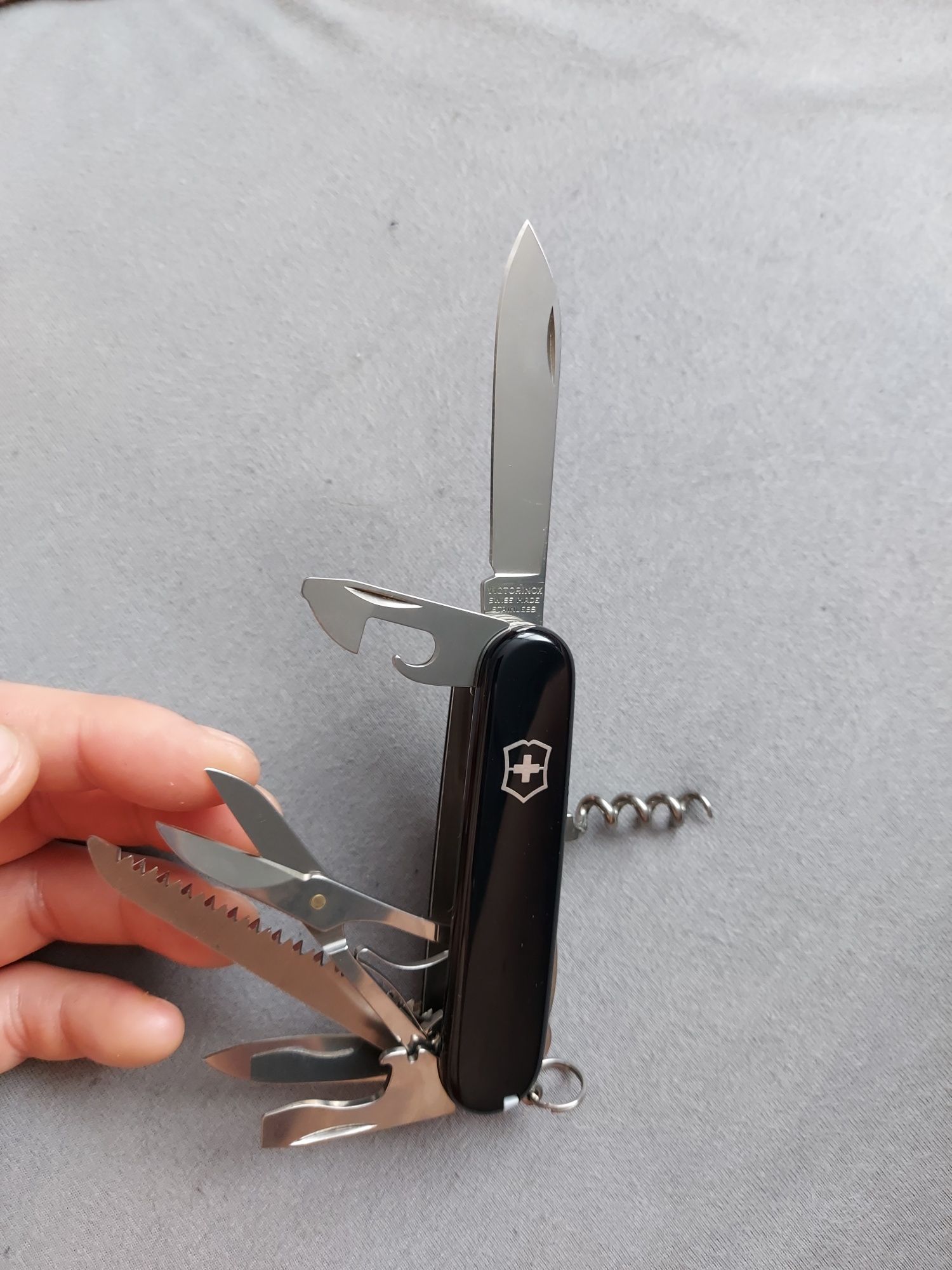 Scyzoryk Huntsman czarny VICTORINOX