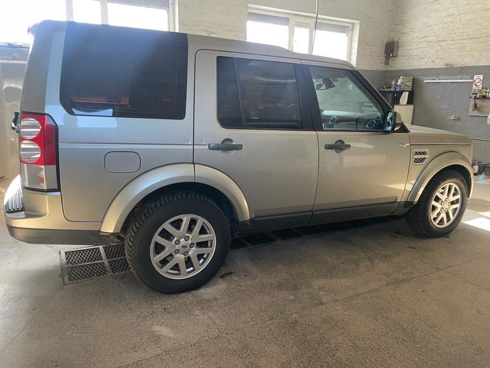 land rover discovery 4 2011