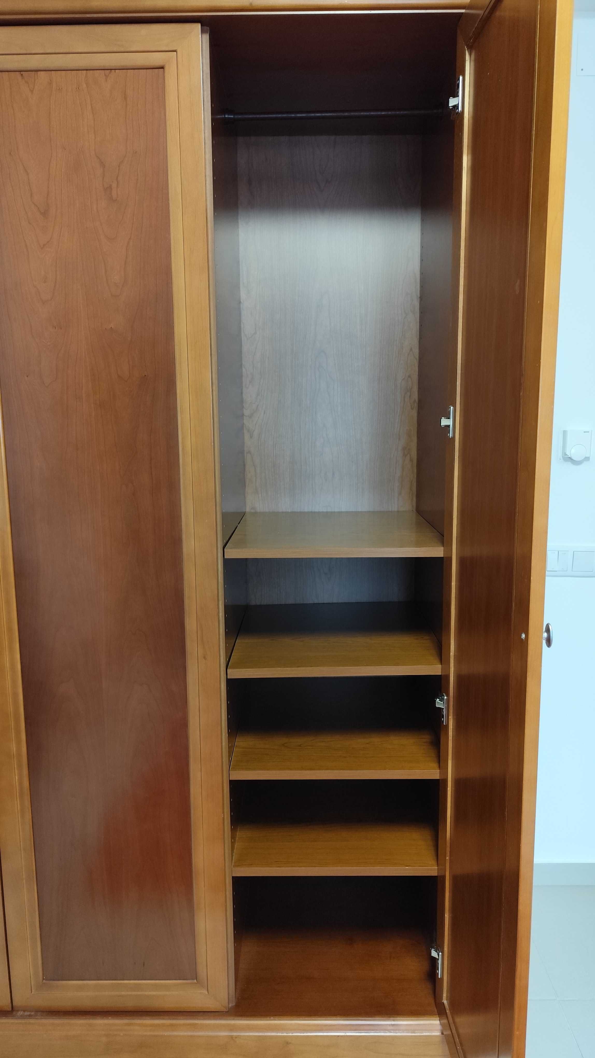 Roupeiro em cerejeira Moveme com 3 portas