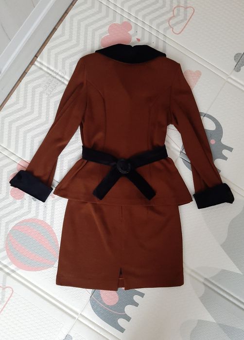 Теплий вінтажний жіночий костюм - жакет і спідниця (розмір М)