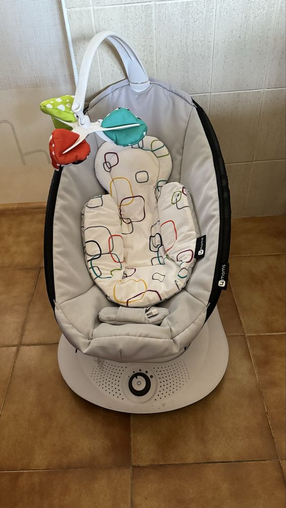 Esperguiçadeira automatica com som - 4Moms ROCKAROO