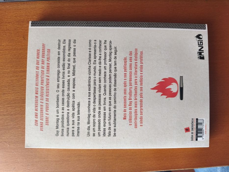 Farenheit 451 - Ray Bradbury