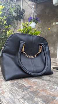 Чорна жіноча сумка