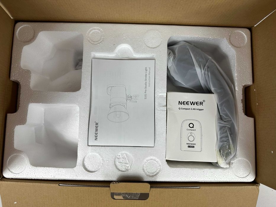 Lampa studyjna Neewer S101-400W PRO + pilot