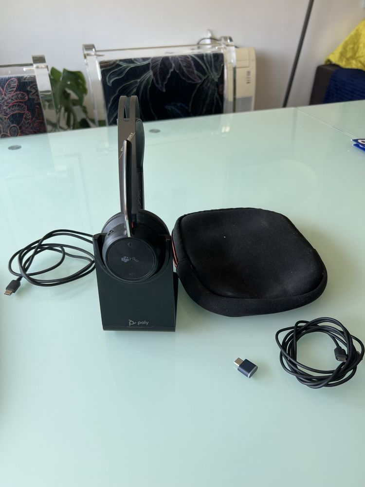 Poly Voyager Focus Usb C