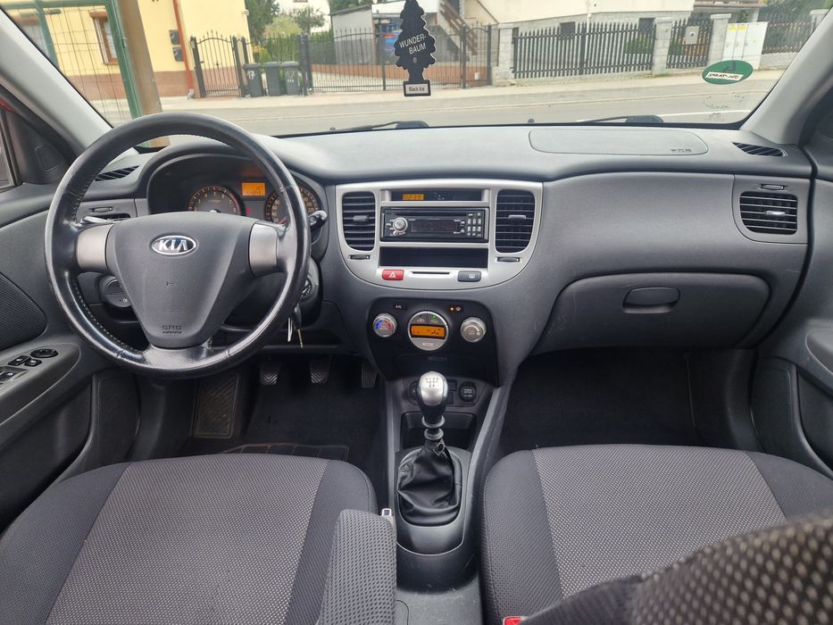 Kia Rio 1.4 Benzyna Alufelgi Czujniki parkowania Mały przebieg bdb sta