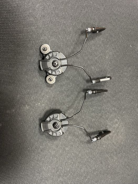 Adaptery do słuchawek aktywnych  earmor na hełm fast