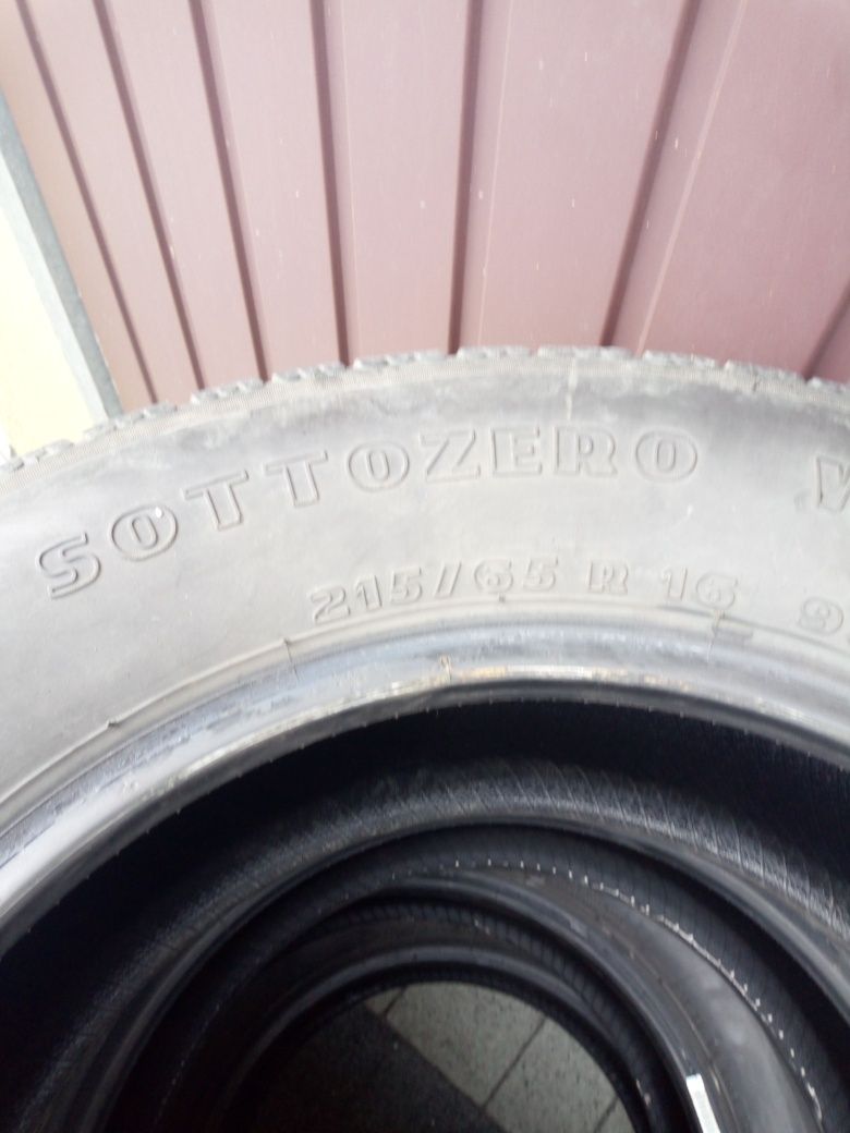 Opony zimowe Pirelli 215/65/16 do jazdy