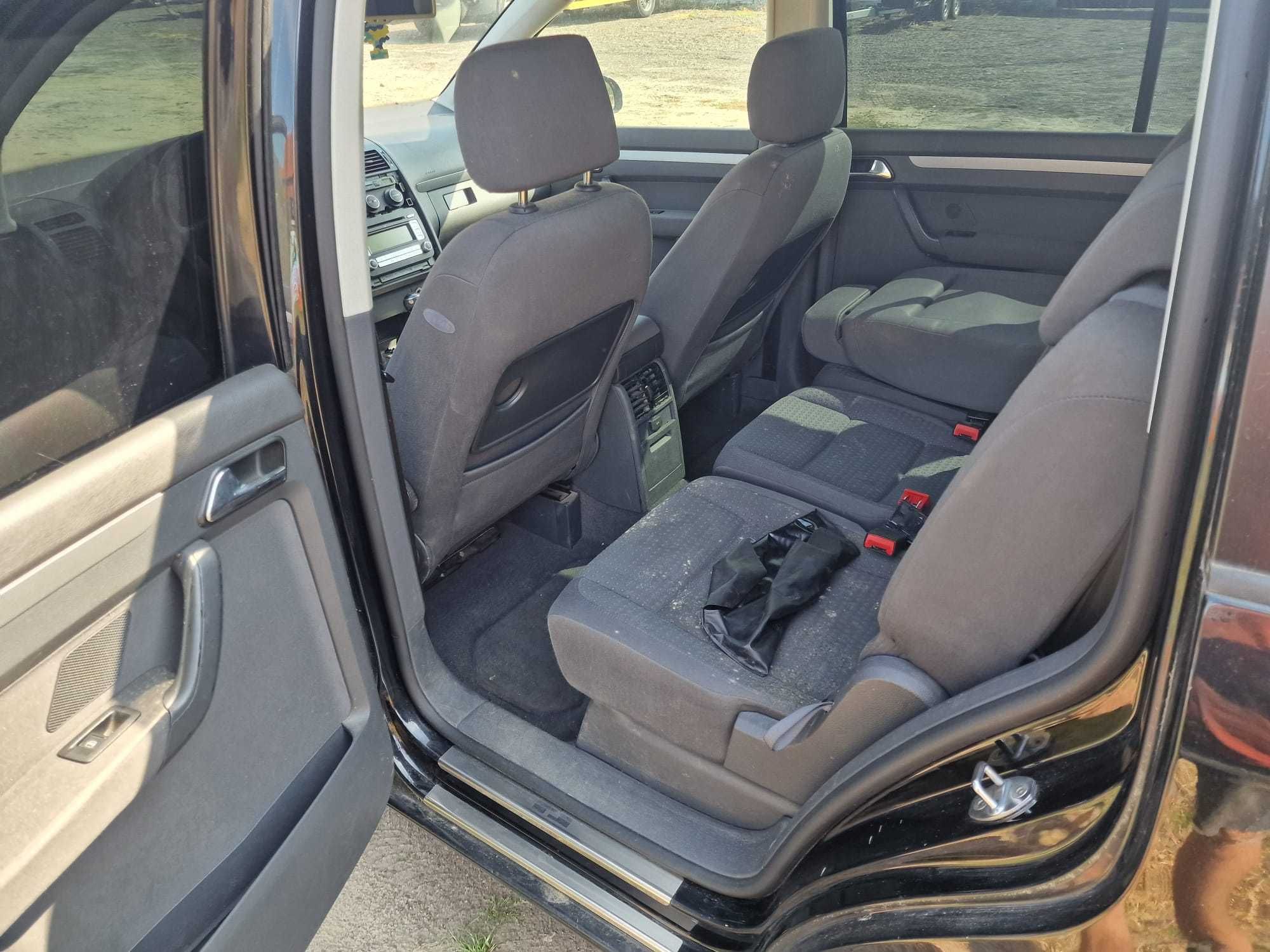 drzwi przód przednie prawe vw touran I 2.0 fsi 110 kw BLX lak L041