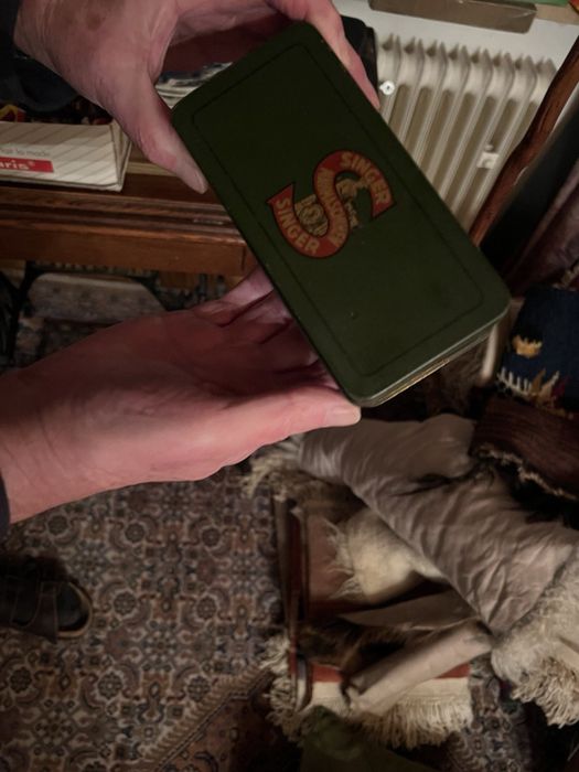 Швейна машинка Singer