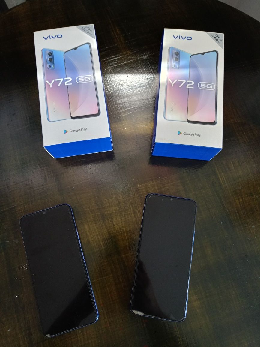 2 telefony Vivo Y72 5G