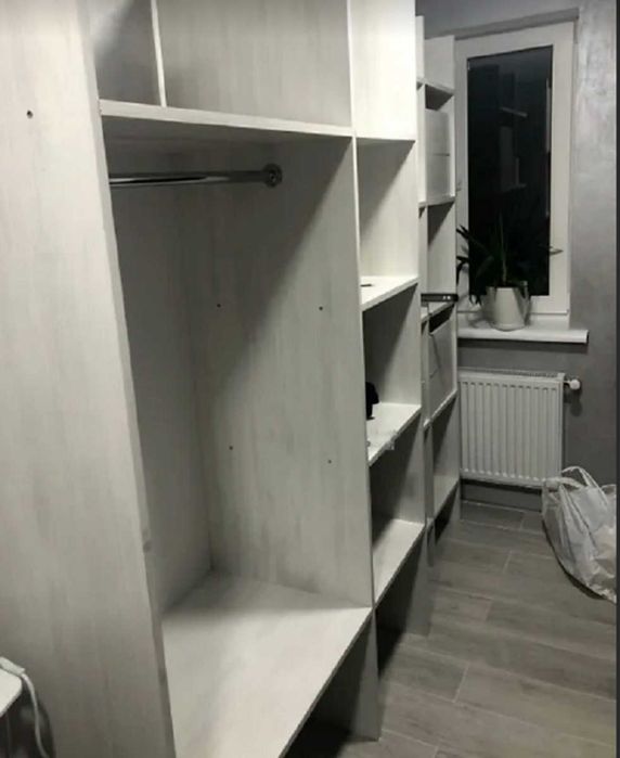 Продаж 2 поверхового будинку з балконом і ділянкою на 5 соток.