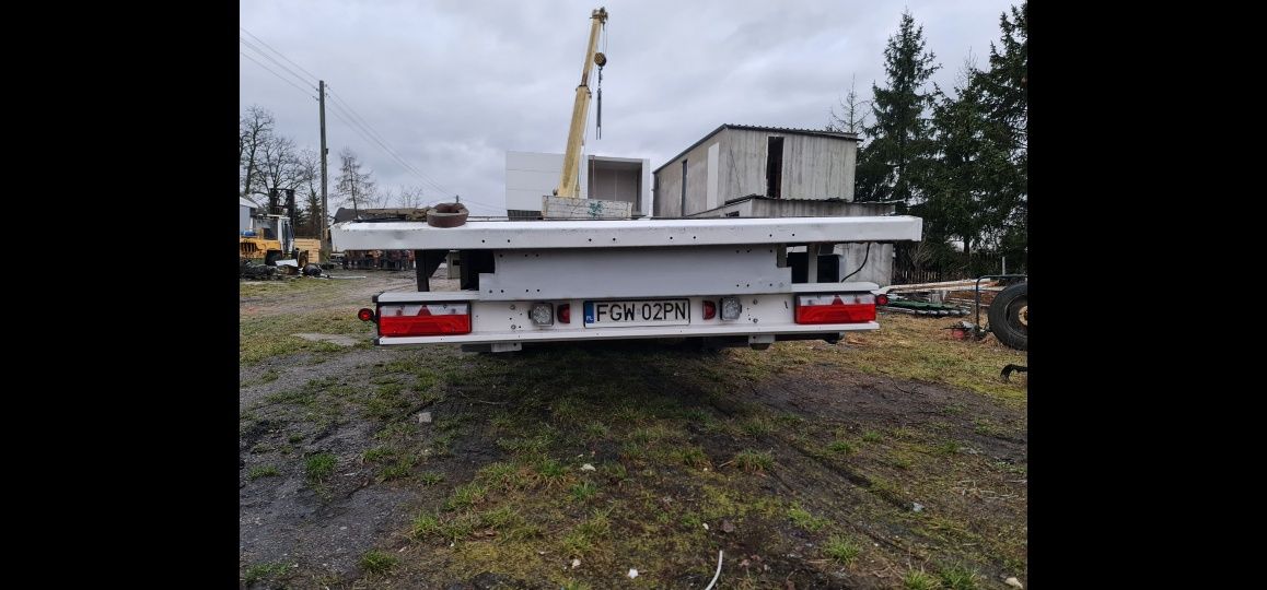 naczepa platforma mega spier saf tarcza gabaryt do balotów siana