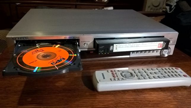 Комбо DVD рекордер Самсунг DVD-VR300E оба проигрывателя пишут